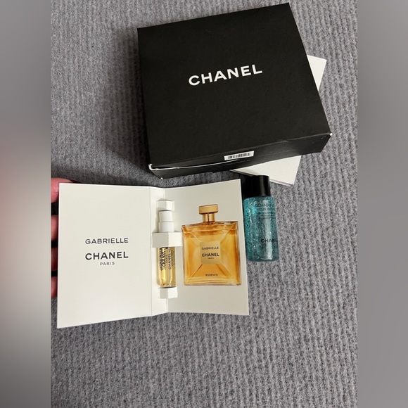 Chanel Mini Travel size Gabrielle Essence and Eye makeup Remover - Picture 2 of 2